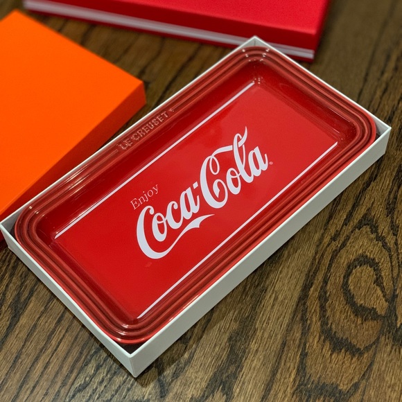 New Le Creuset Coca Cola Rectangular Plate - Picture 2 of 3